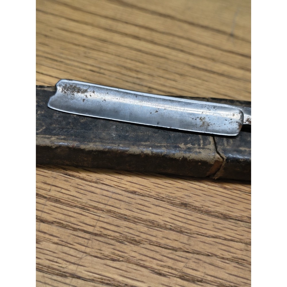 Vintage J.R. Torrey Razor Co. Straight Razor, Worcester Mass - Picture 3 of 5